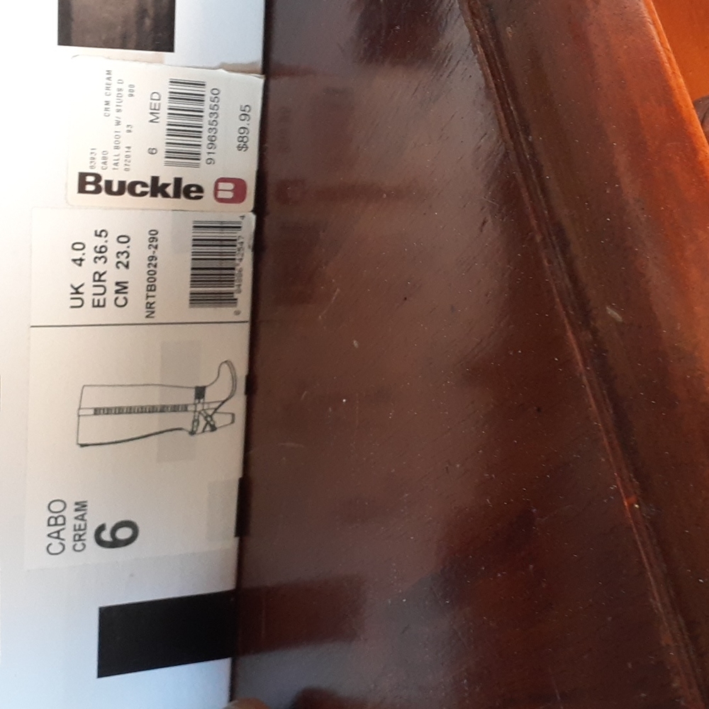 Boots - Picture 3 of 4